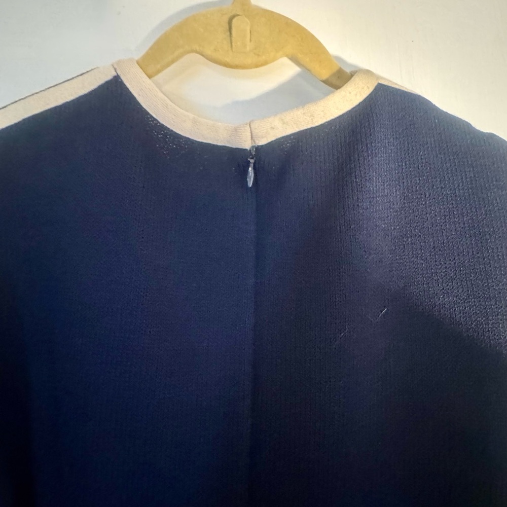 ST JOHN Navy Long Sleeve Dress with White Trim and Gold Button Detail - Picture 6 of 11